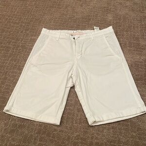Men’s white Zara shorts (size 30)